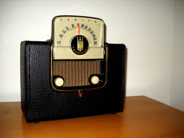 Zenith Black Leather Radio