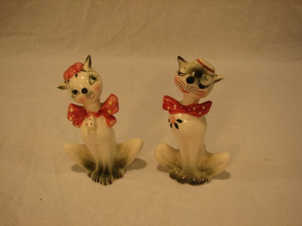 1960's Cat salt and pepper shakers