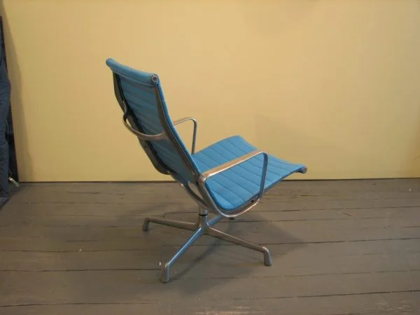 SALE Herman Miller aluminum group chair