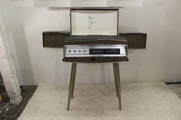 Phonola Record player / Stereo