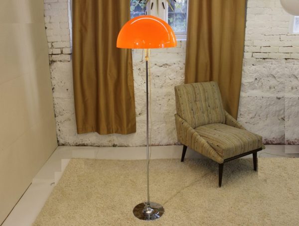 Chrome and resin shade floor lamp | Gre-Stuff