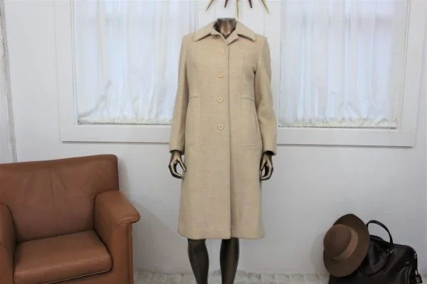 Vintage oatmeal single breasted coat |