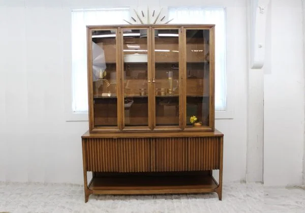 Reserved Broyhill Brasilia china cabinet / hutch |