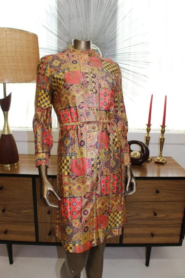 Colorful vintage dress |