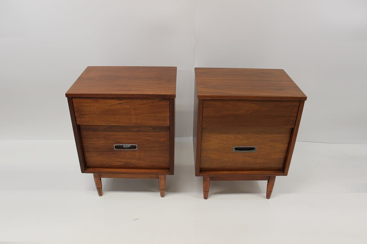 Mainline by Hooker nightstands set of 2 |