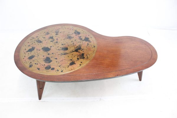 Kidney shaped coffee table |