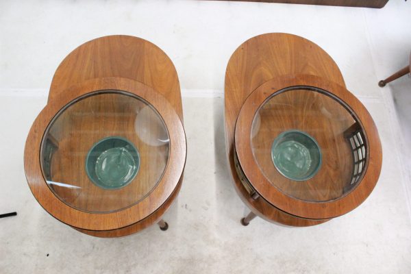 Gilbert Rohde style oval pair of end tables with brass details | - Image 4