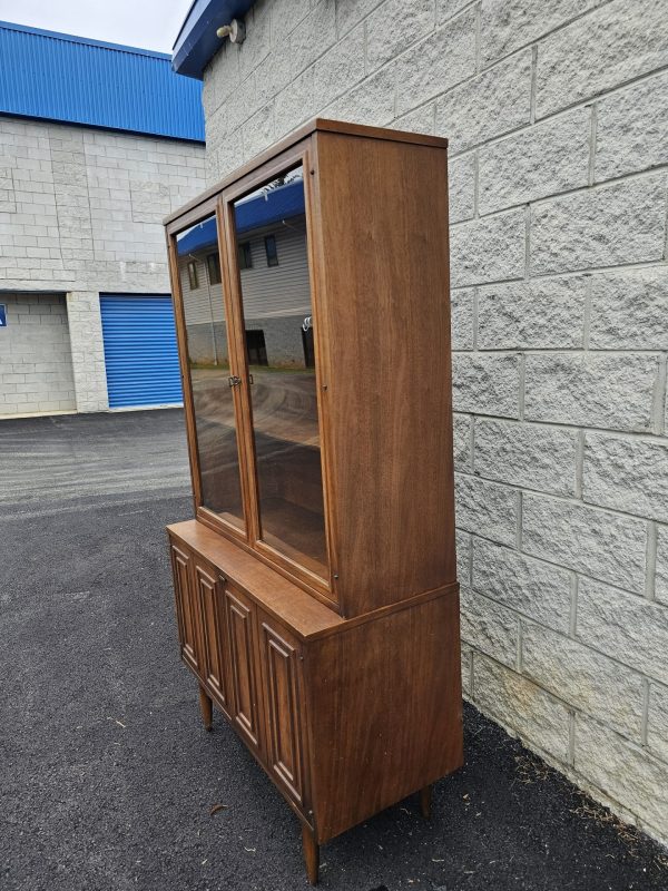 Mid Century Modern Broyhill Sculptra china cabinet - Image 2