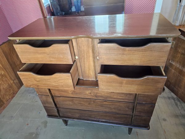 Mid Century Modern High boy by United Furniture - Image 3