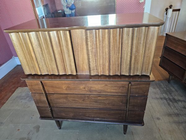 Mid Century Modern High boy by United Furniture - Image 10