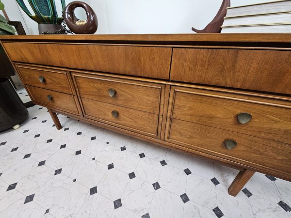 Mid Century Modern Credenza by Dixie | - Image 12