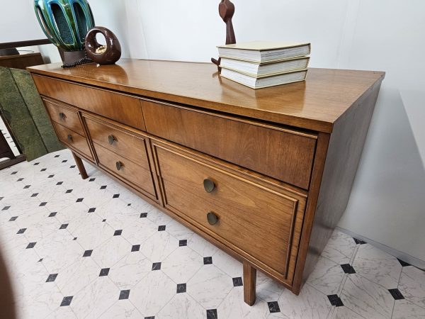 Mid Century Modern Credenza by Dixie | - Image 4