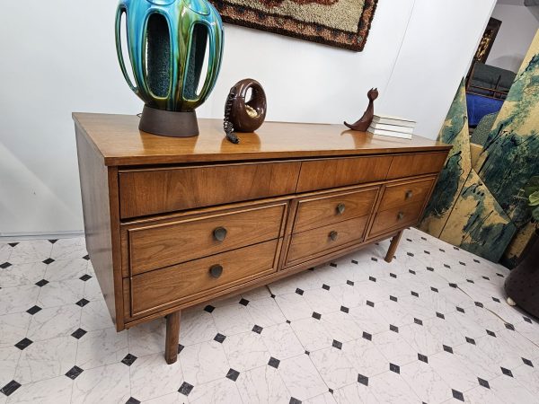 Mid Century Modern Credenza by Dixie | - Image 10